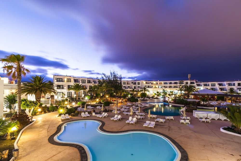 Hotel BlueBay Lanzarote - All inclusive image