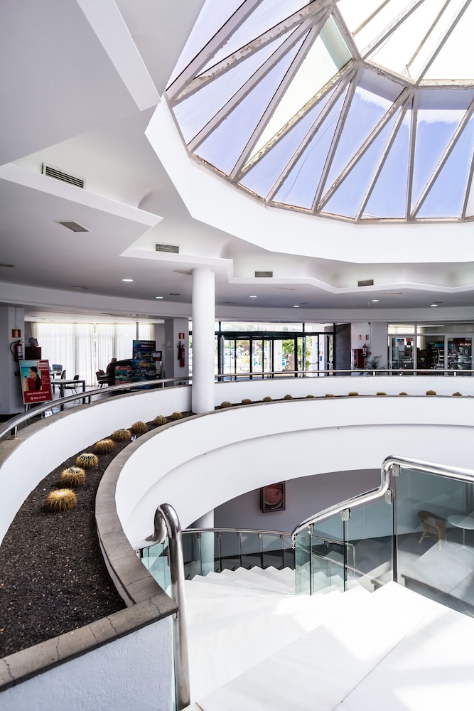 Hotel BlueBay Lanzarote - All inclusive — Hotel building in Costa Teguise, Canary Islands