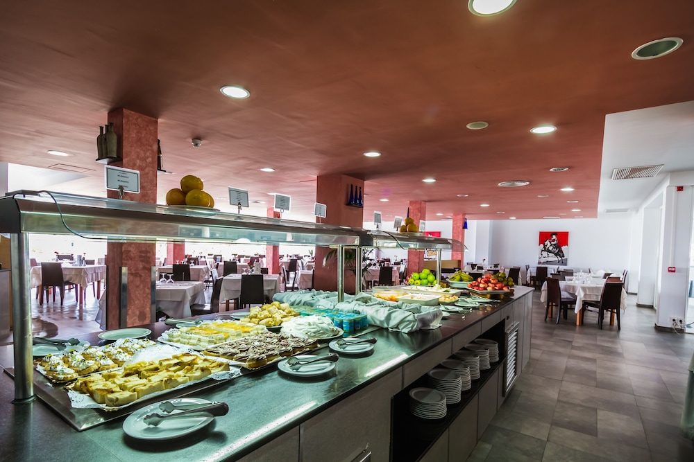 Hotel BlueBay Lanzarote - All inclusive — Restaurant & bars in Costa Teguise, Canary Islands