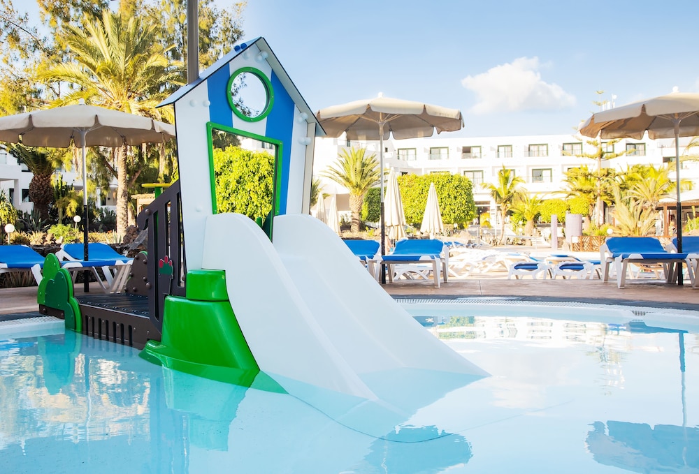 Hotel BlueBay Lanzarote - All inclusive — Swimming pool in Costa Teguise, Canary Islands