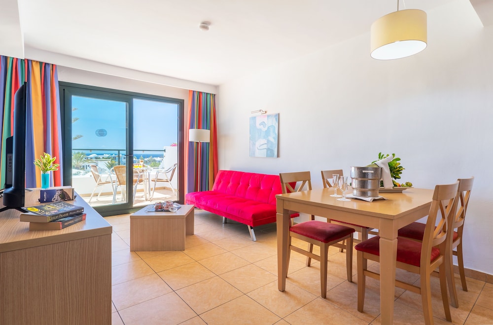 Hotel BlueBay Lanzarote - All inclusive — Hotel rooms in Costa Teguise, Canary Islands