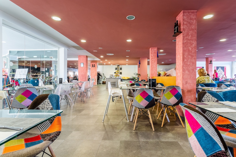 Hotel BlueBay Lanzarote - All inclusive — Restaurant & bars in Costa Teguise, Canary Islands
