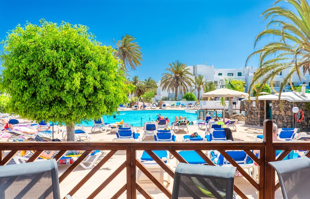 Hotel BlueBay Lanzarote - All inclusive — Beach in Costa Teguise, Canary Islands