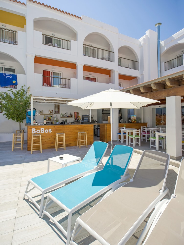 Hotel Vibra Bossa Flow - Adults Only — Restaurant & bars in Playa d'en Bossa, Balearic Islands
