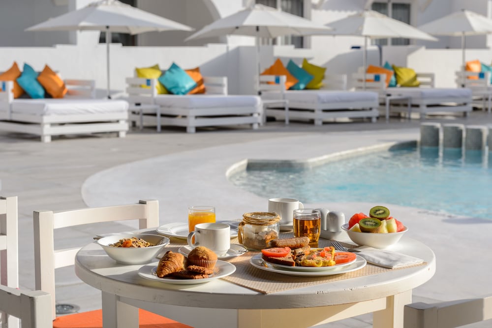 Hotel Vibra Bossa Flow - Adults Only — Swimming pool in Playa d'en Bossa, Balearic Islands