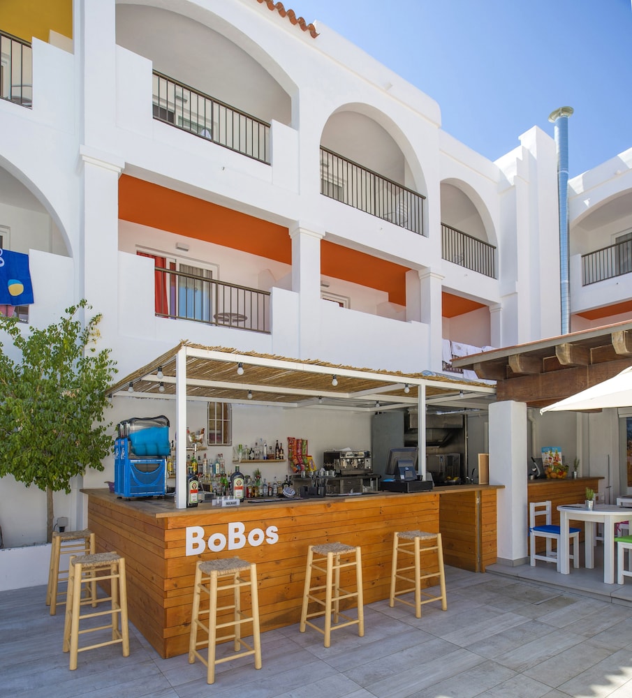 Hotel Vibra Bossa Flow - Adults Only — Restaurant & bars in Playa d'en Bossa, Balearic Islands