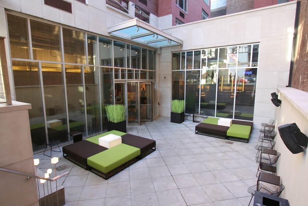 Aloft by Marriott Harlem — Hotel building in New York City, New York State
