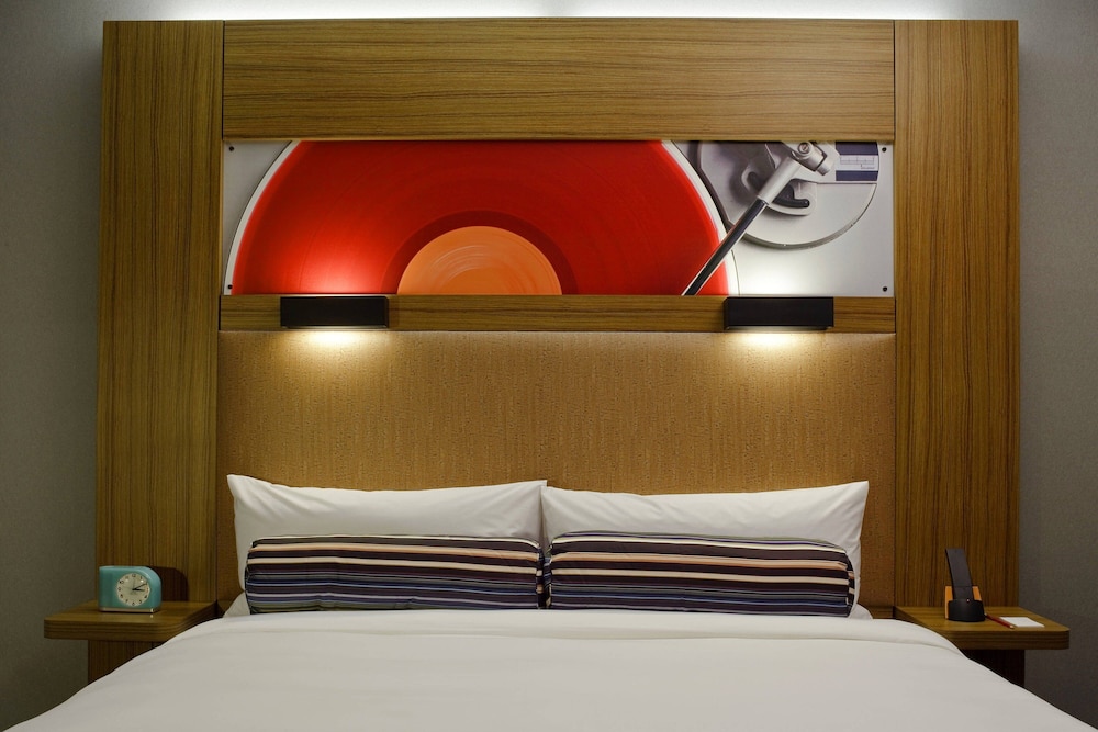 Aloft by Marriott Harlem — Hotel rooms in New York City, New York State