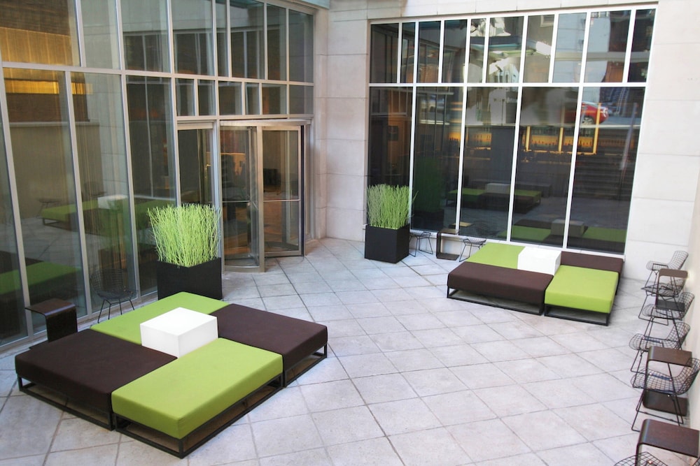 Aloft by Marriott Harlem — Hotel building in New York City, New York State