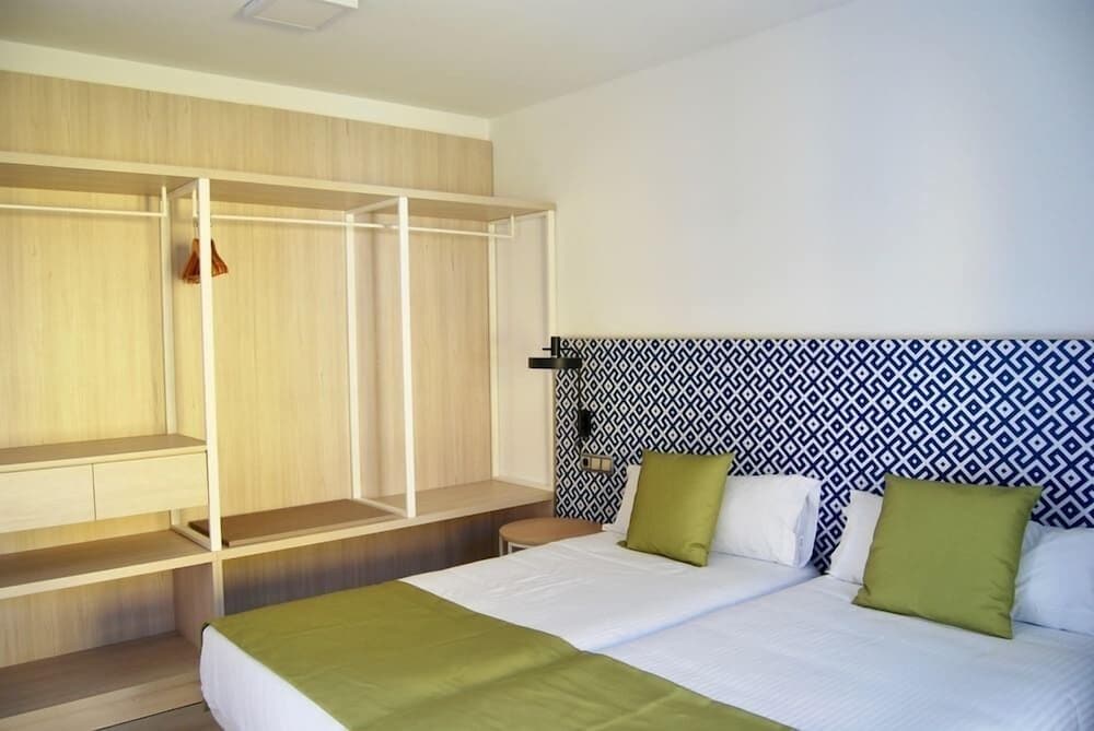 Broncemar Beach — Hotel rooms in Costa de Antigua, Canary Islands