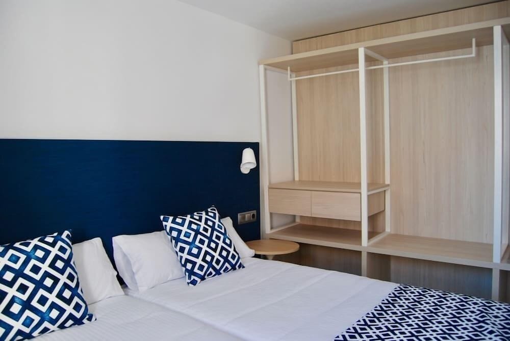 Broncemar Beach — Hotel rooms in Costa de Antigua, Canary Islands