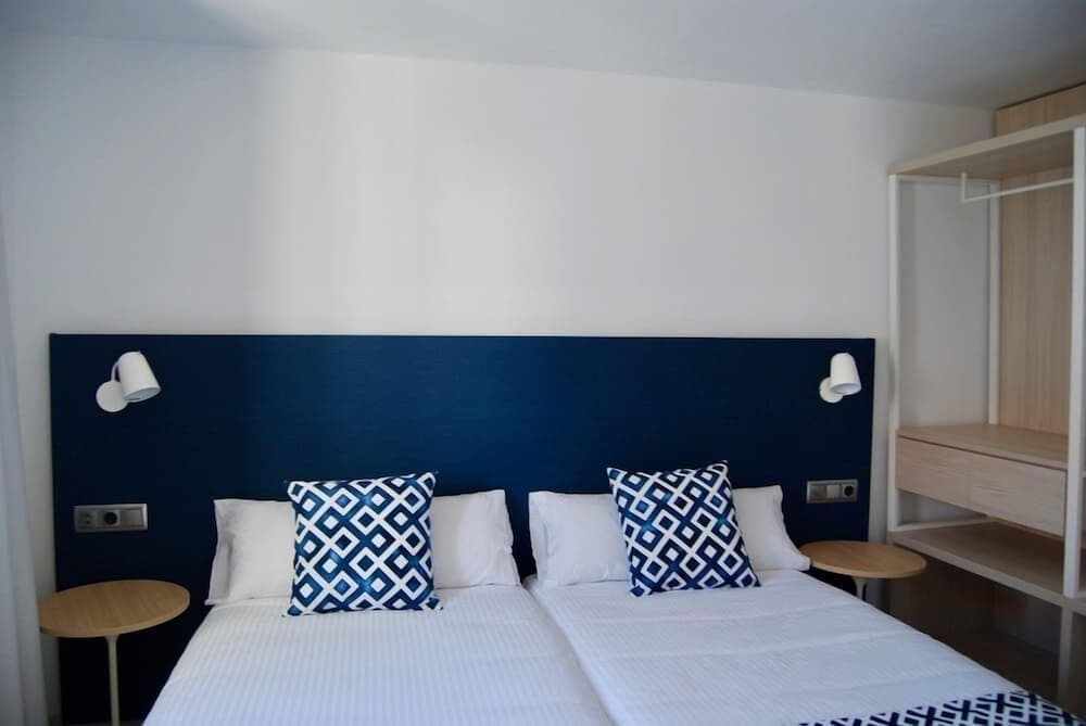Broncemar Beach — Hotel rooms in Costa de Antigua, Canary Islands