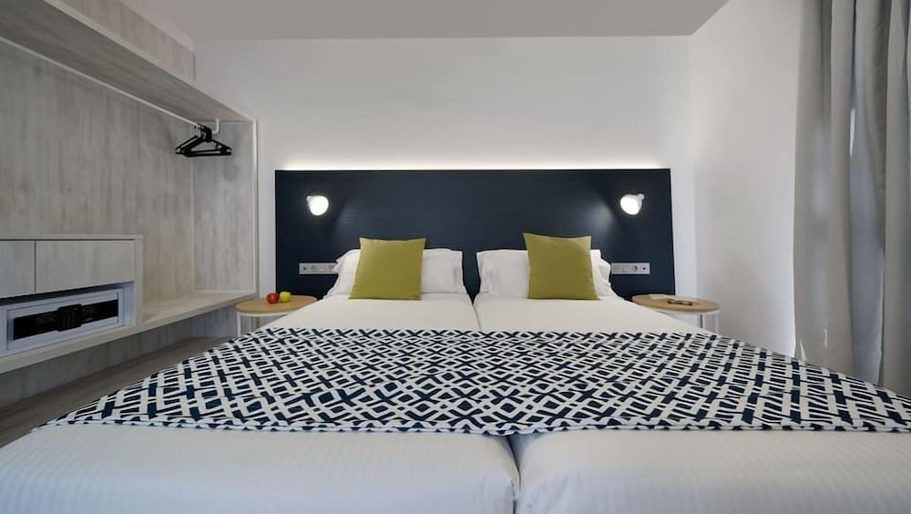 Broncemar Beach — Hotel rooms in Costa de Antigua, Canary Islands