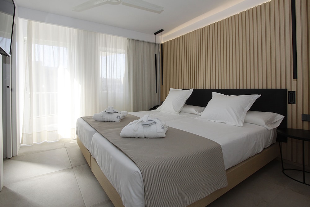 BG Hotel Caballero — Hotel rooms in Playa de Palma, Balearic Islands