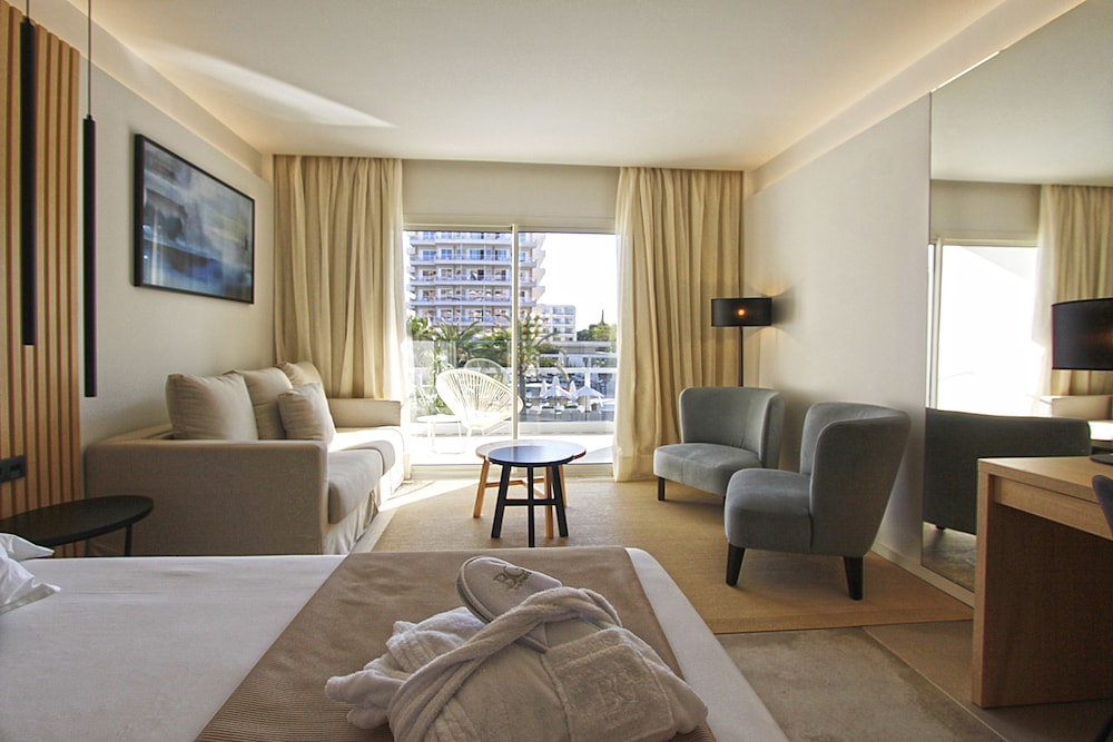 BG Hotel Caballero — Hotel rooms in Playa de Palma, Balearic Islands