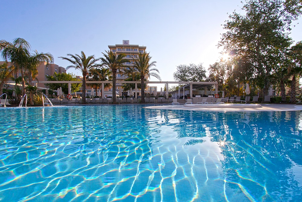 BG Hotel Caballero — Swimming pool in Playa de Palma, Balearic Islands