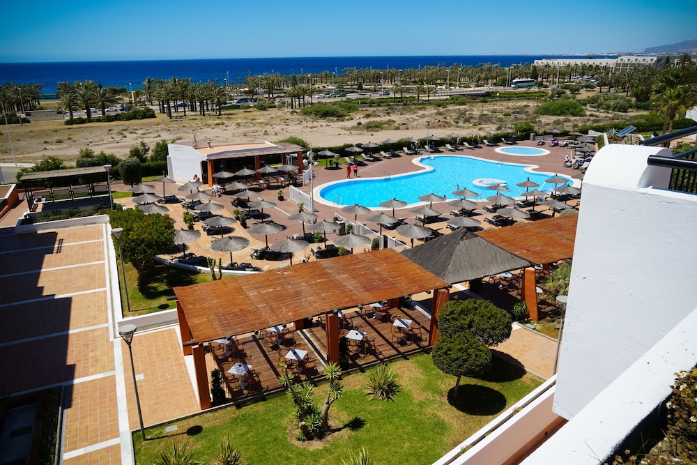 Ohtels Cabogata — Swimming pool in Almeria, Andalusia