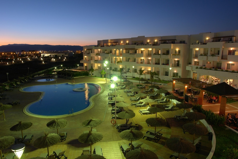 Ohtels Cabogata — Hotel building in Almeria, Andalusia