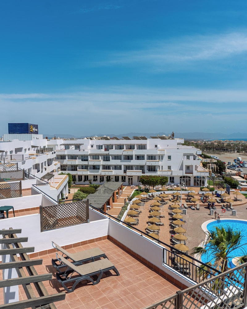 Ohtels Cabogata — Hotel building in Almeria, Andalusia