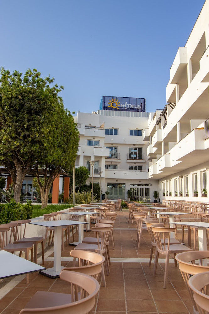 Ohtels Cabogata — Hotel building in Almeria, Andalusia