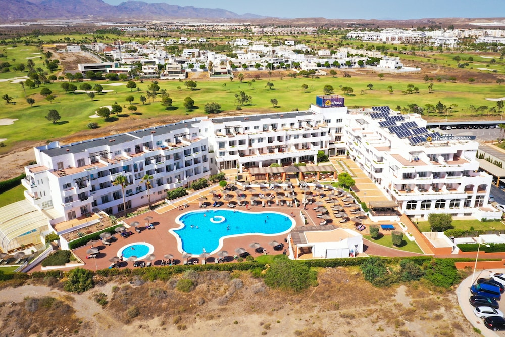 Ohtels Cabogata — Swimming pool in Almeria, Andalusia