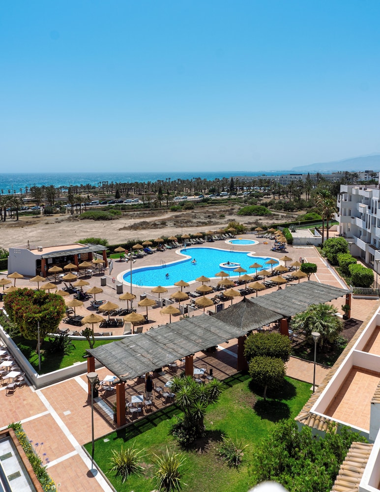 Ohtels Cabogata — Swimming pool in Almeria, Andalusia