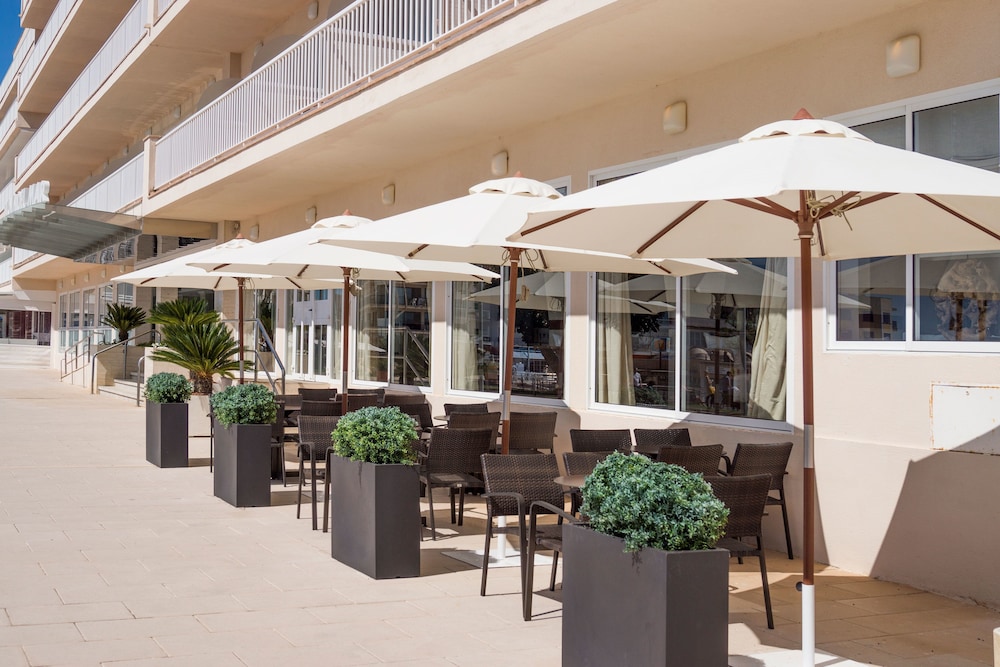 Catalonia Del Mar - Adults Only — Restaurant & bars in Cala Bona, Balearic Islands