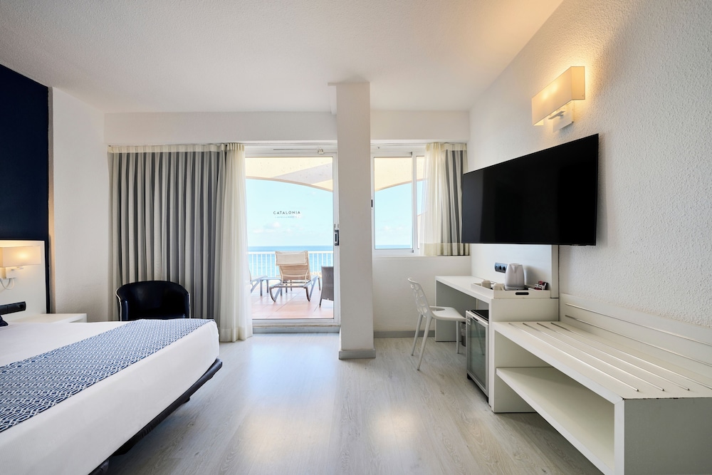 Catalonia Del Mar - Adults Only — Hotel rooms in Cala Bona, Balearic Islands