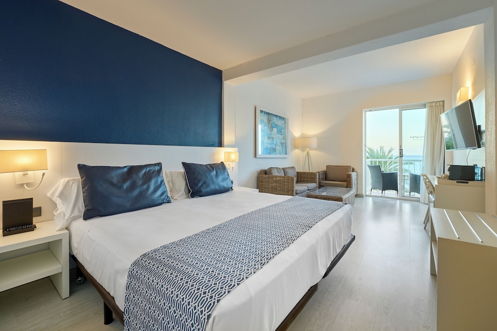 Catalonia Del Mar - Adults Only — Hotel rooms in Cala Bona, Balearic Islands