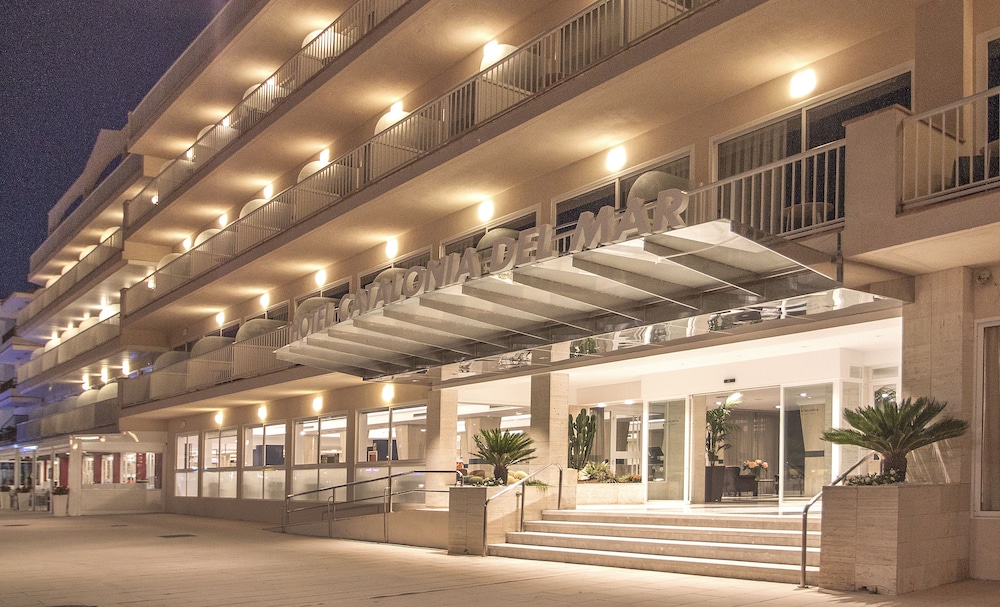 Catalonia Del Mar - Adults Only — Hotel building in Cala Bona, Balearic Islands