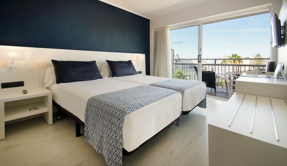 Catalonia Del Mar - Adults Only — Hotel rooms in Cala Bona, Balearic Islands