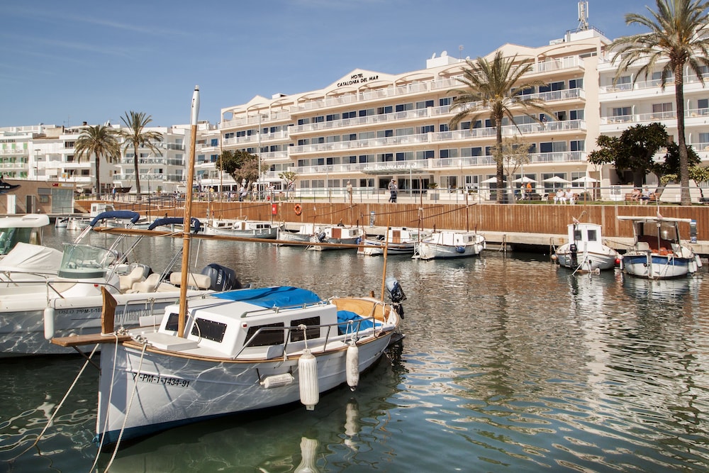 Catalonia Del Mar - Adults Only — Hotel building in Cala Bona, Balearic Islands