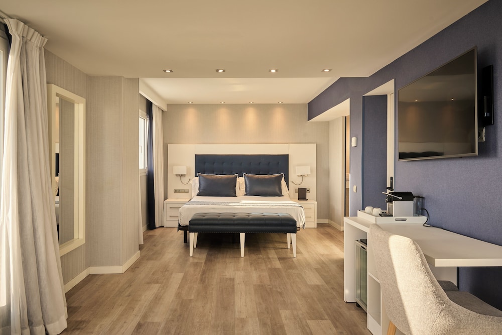 Catalonia Del Mar - Adults Only — Hotel rooms in Cala Bona, Balearic Islands
