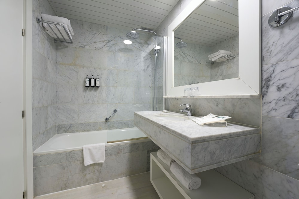 Catalonia Del Mar - Adults Only — Hotel rooms in Cala Bona, Balearic Islands