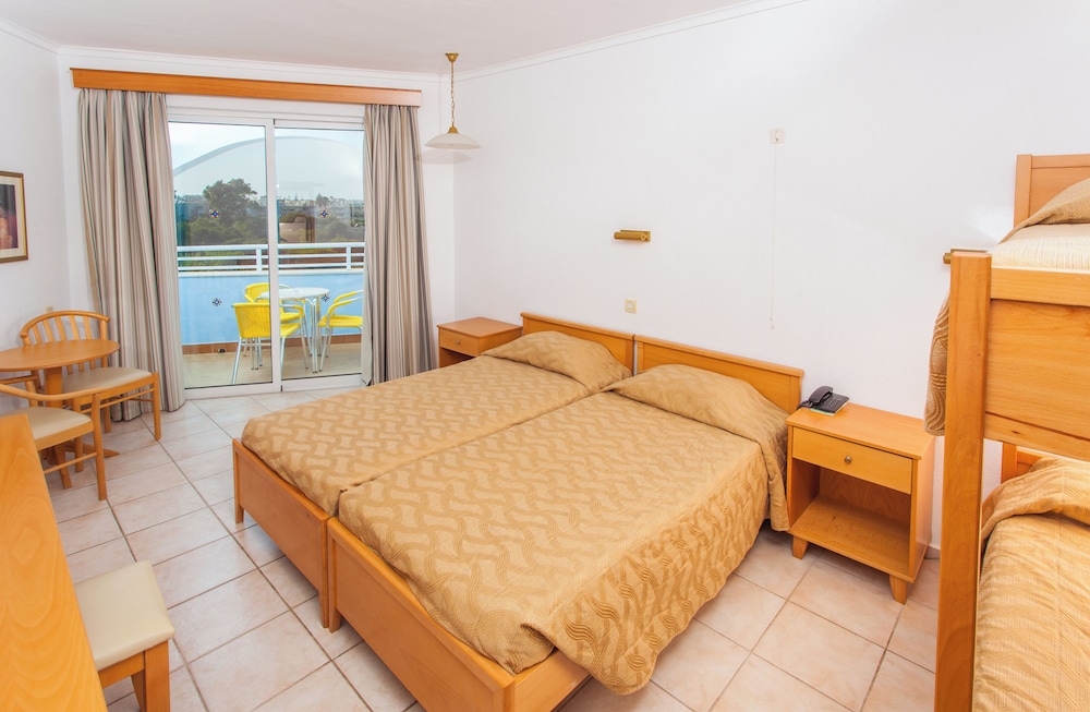 Continental Palace — Hotel rooms in Kos Town, South Aegean