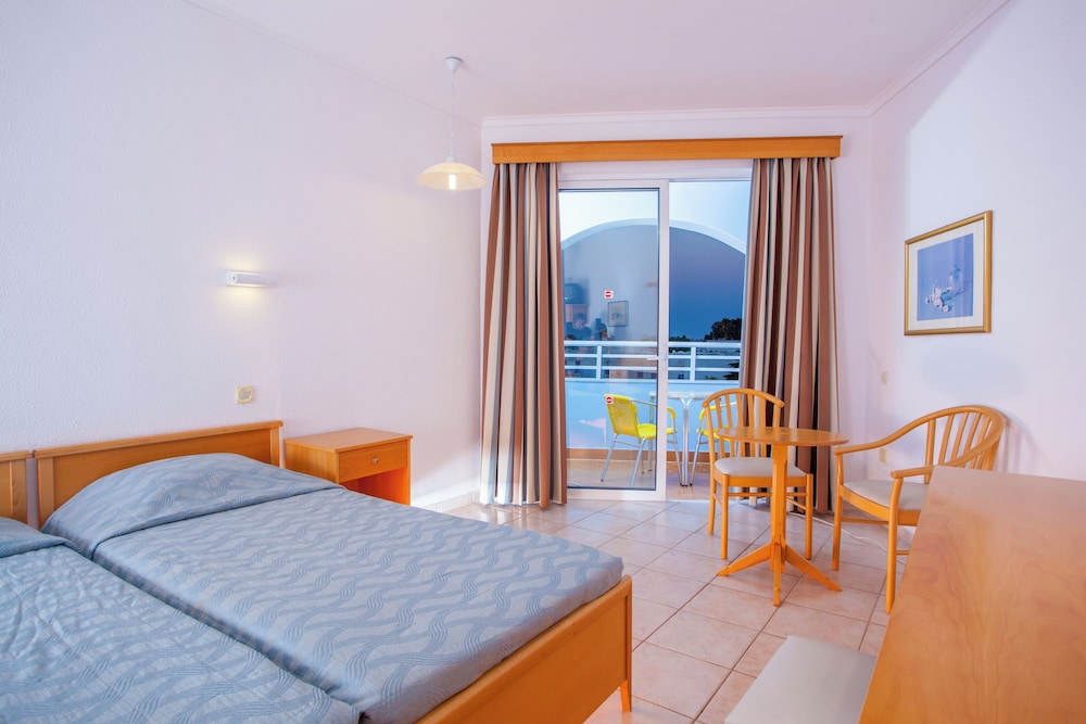 Continental Palace — Hotel rooms in Kos Town, South Aegean