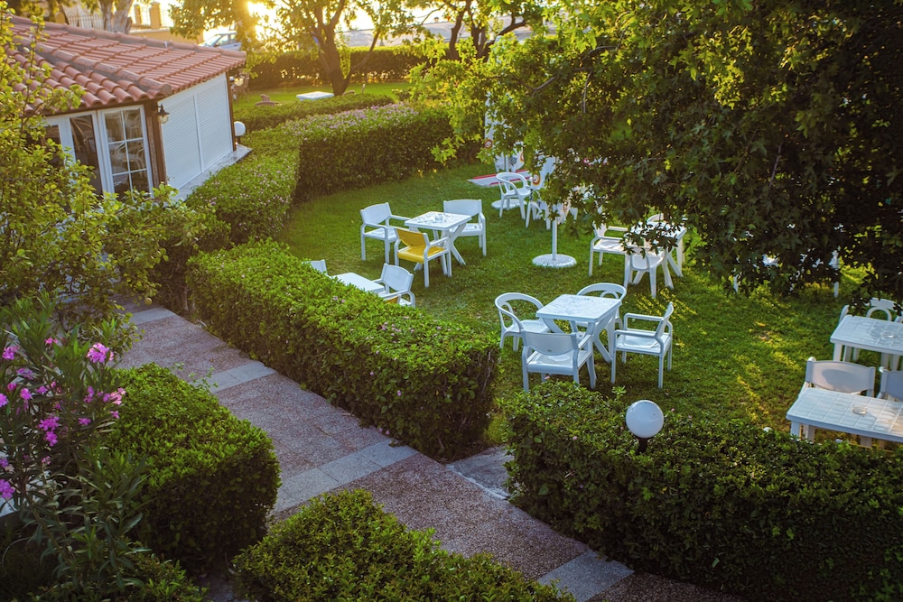 Continental Palace — Hotel building in Kos Town, South Aegean