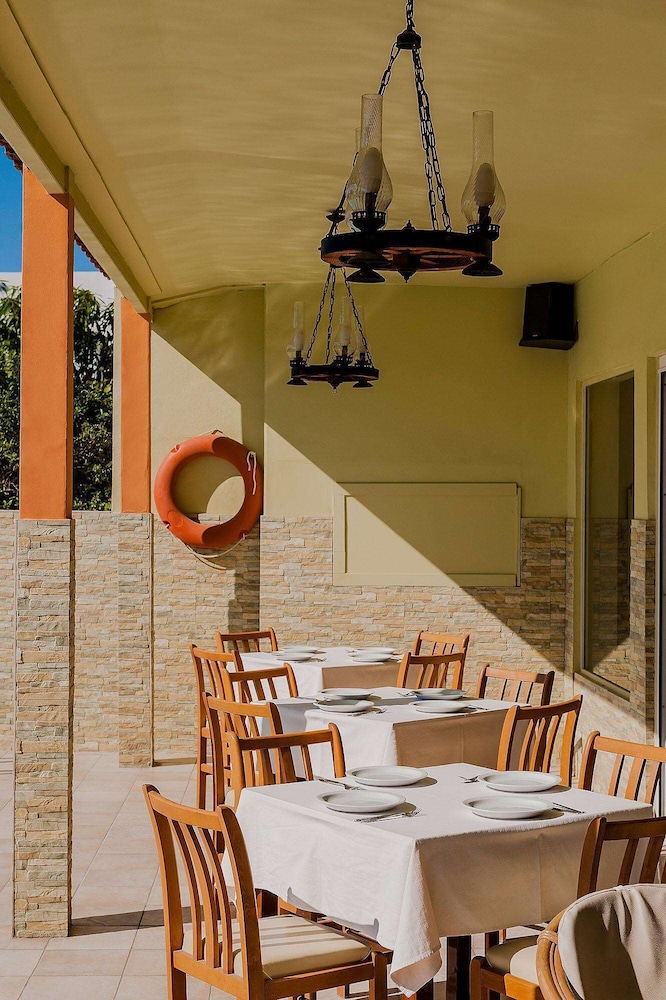 Esmeralda Hotel — Restaurant & bars in Kremasti, South Aegean