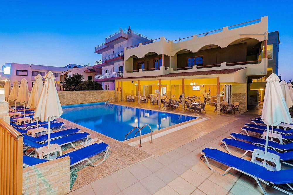 Esmeralda Hotel — Main photo in Kremasti, South Aegean