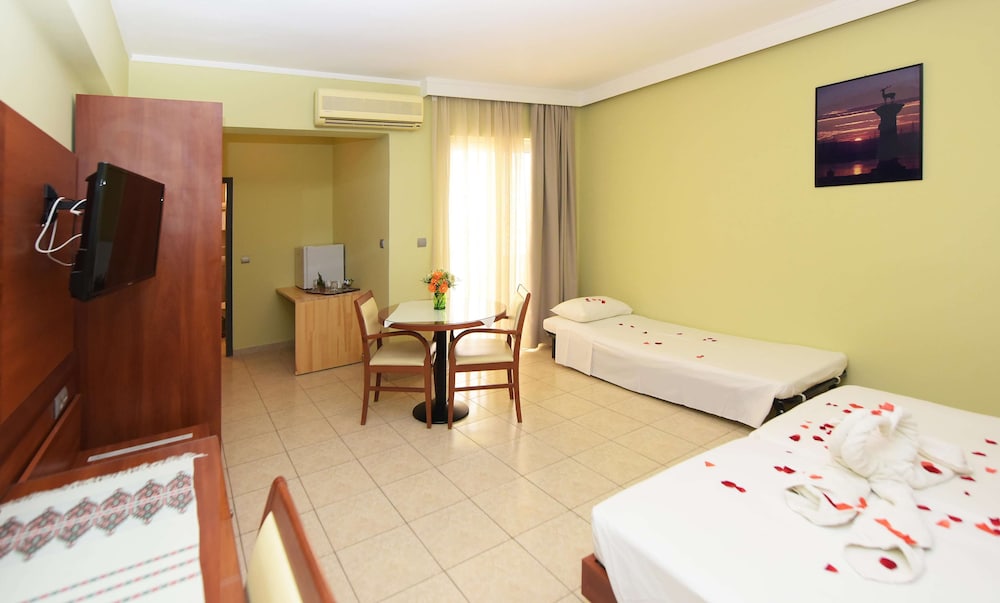 Esmeralda Hotel — Hotel rooms in Kremasti, South Aegean