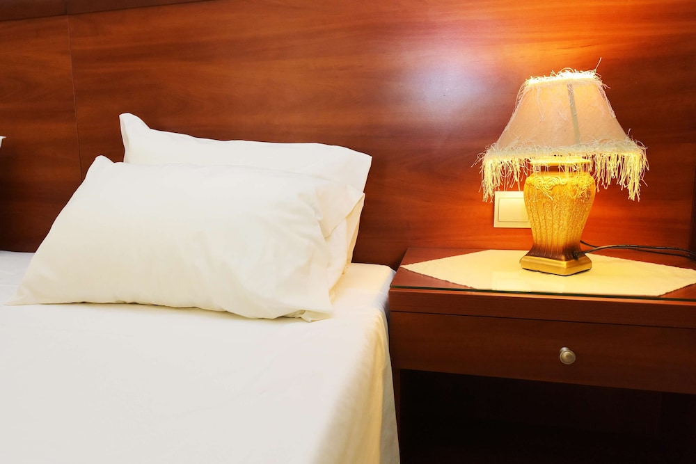 Esmeralda Hotel — Hotel rooms in Kremasti, South Aegean