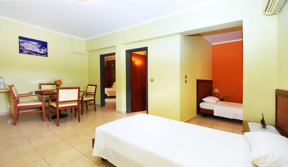 Esmeralda Hotel — Hotel rooms in Kremasti, South Aegean