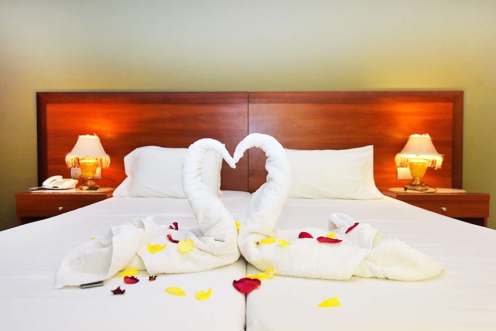 Esmeralda Hotel — Hotel rooms in Kremasti, South Aegean