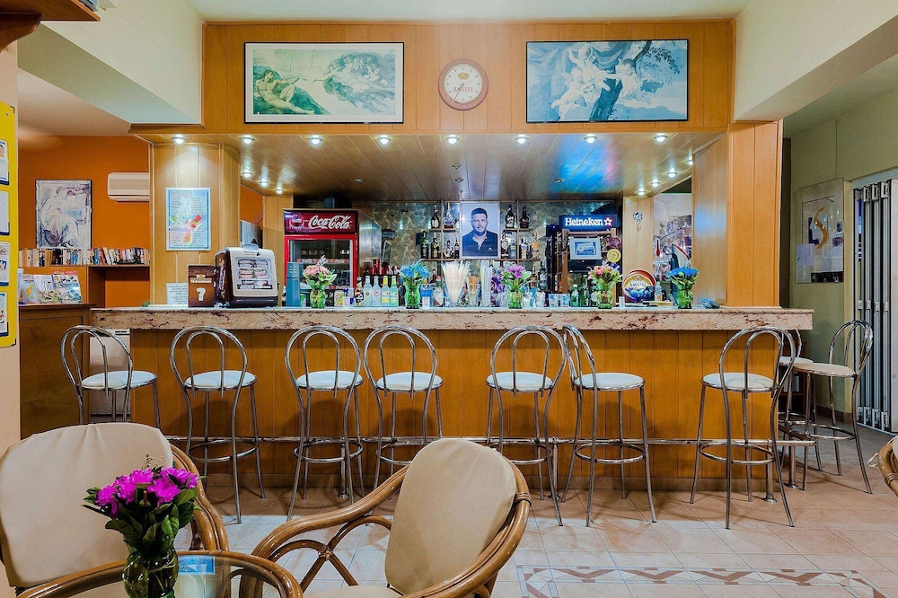 Esmeralda Hotel — Restaurant & bars in Kremasti, South Aegean