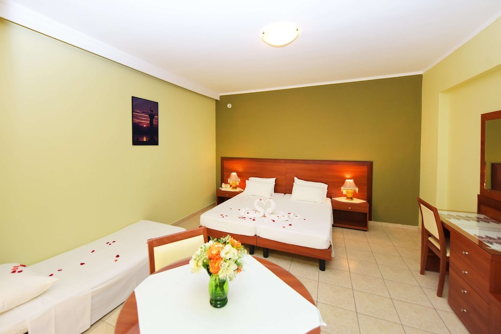 Esmeralda Hotel — Hotel rooms in Kremasti, South Aegean