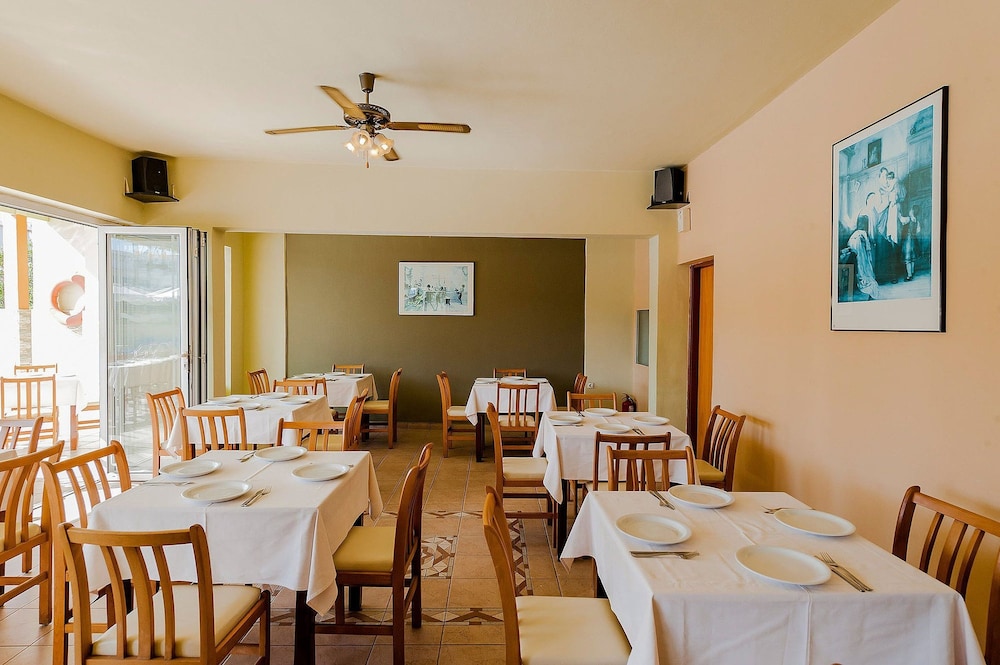 Esmeralda Hotel — Restaurant & bars in Kremasti, South Aegean