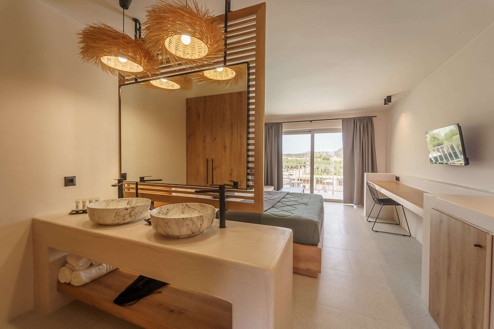 Filoxenia Hotel Zakynthos — Hotel rooms in Tsilivi, Ionian Islands