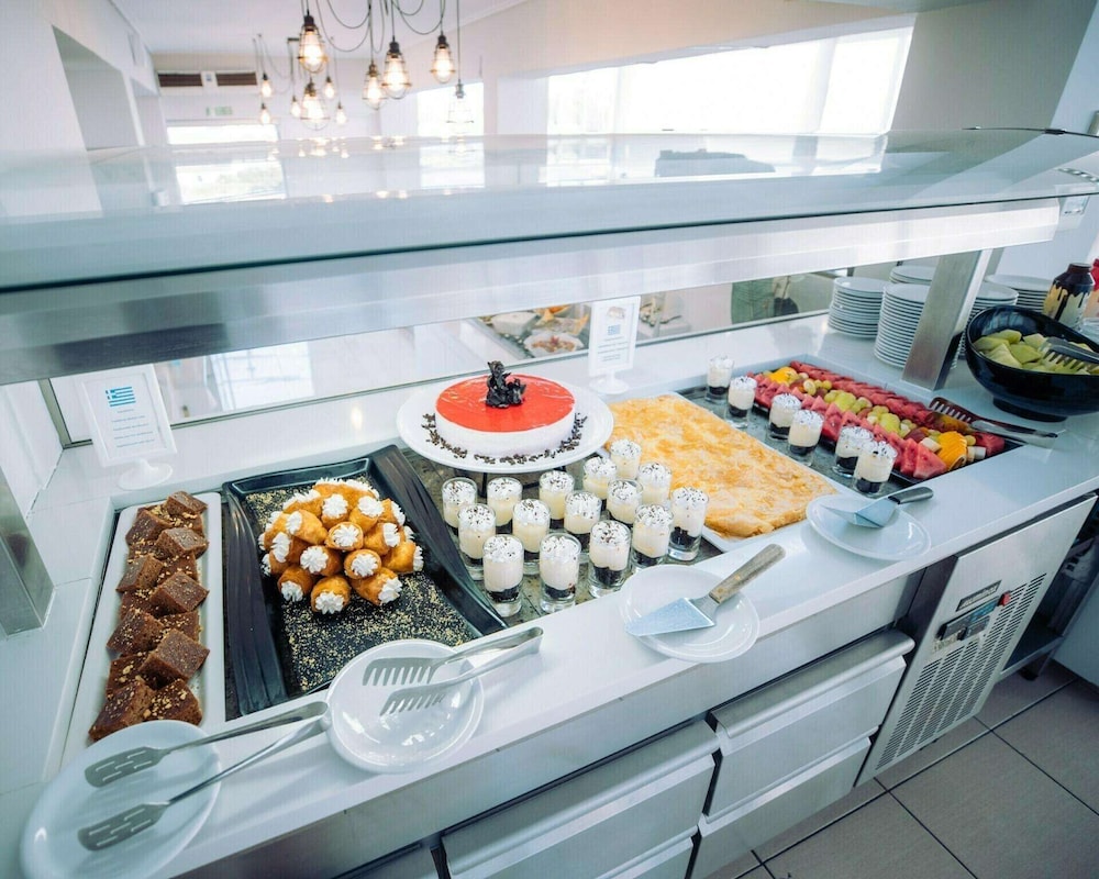 Filoxenia Hotel Zakynthos — Restaurant & bars in Tsilivi, Ionian Islands