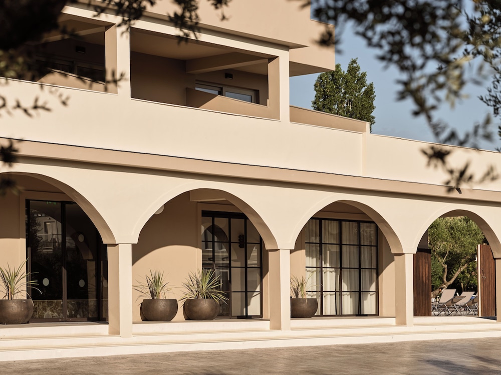 Filoxenia Hotel Zakynthos — Hotel building in Tsilivi, Ionian Islands