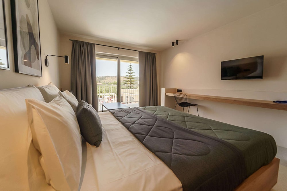 Filoxenia Hotel Zakynthos — Hotel rooms in Tsilivi, Ionian Islands